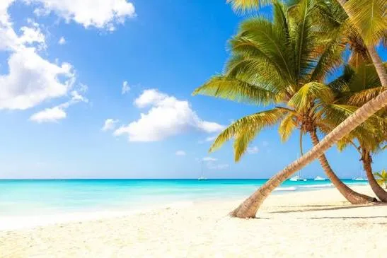 10 Rekomendasi Wisata Pantai Terbaik di Indonesia