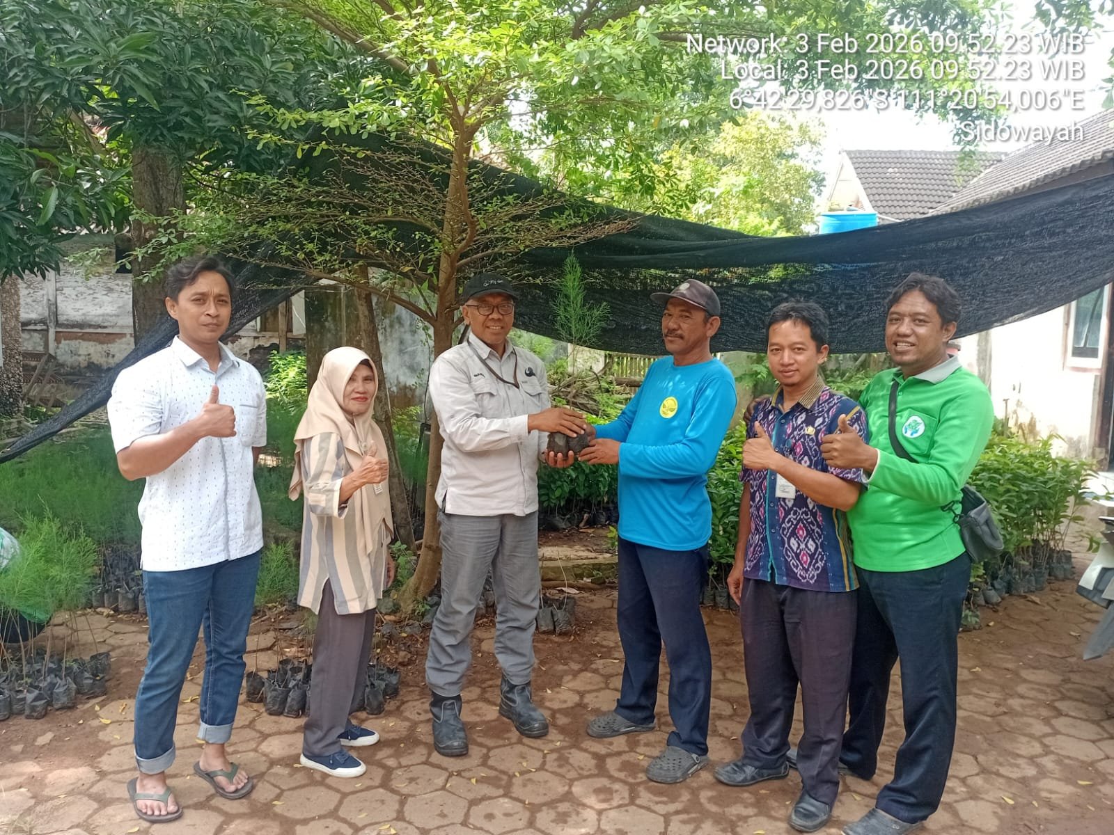 Serah terima bibit